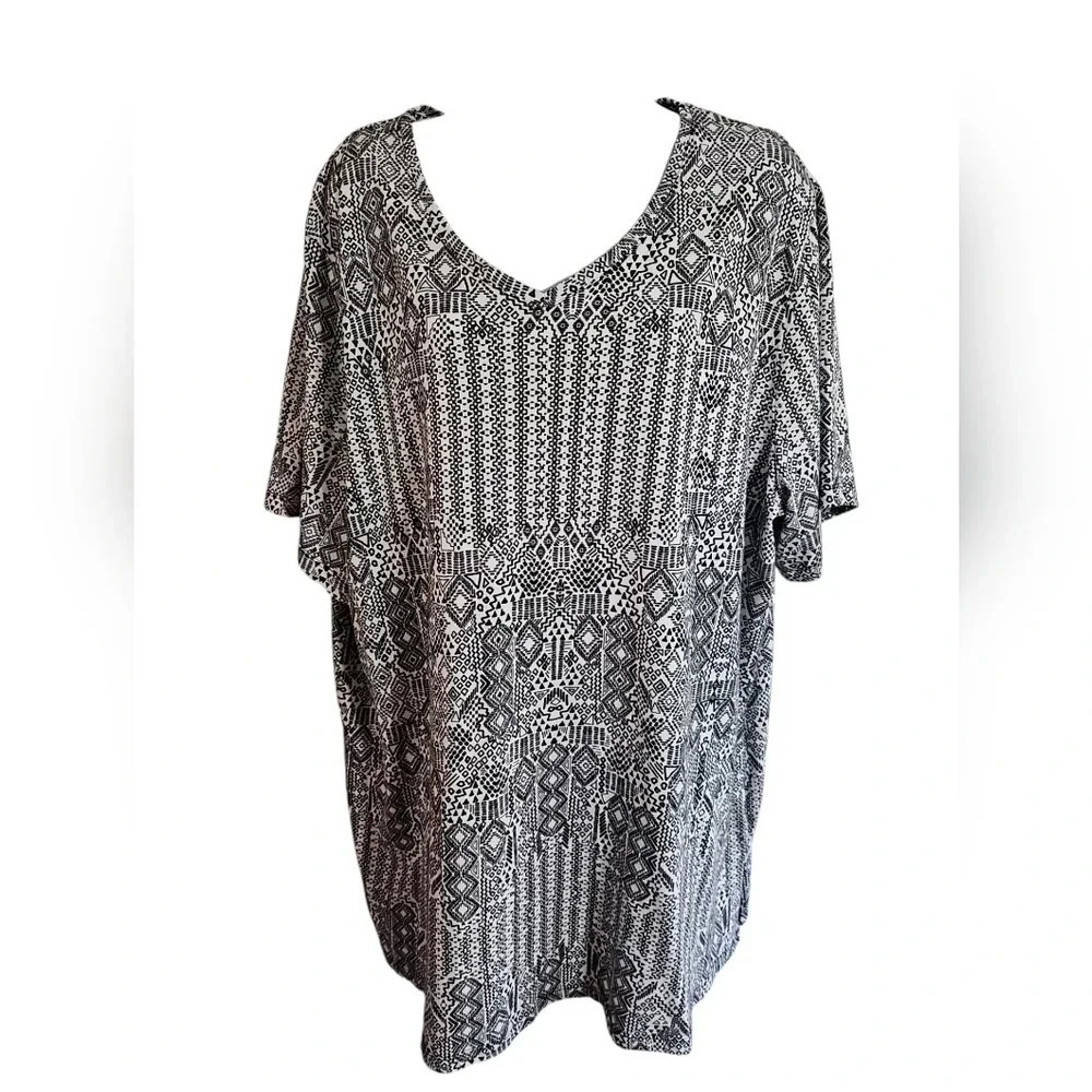 Catherines Womens 1X 18 20W Black White Geometric Print Top Easy Fit Plus Size - Picture 2 of 7